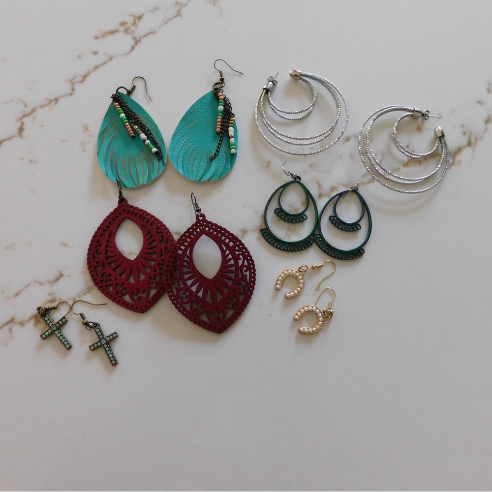 Elegant Multicolor Earring Set - Picture 3 of 4